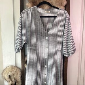 Max Studio Gray Striped Long Sleeve Dress